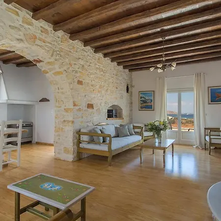 Villa Sail